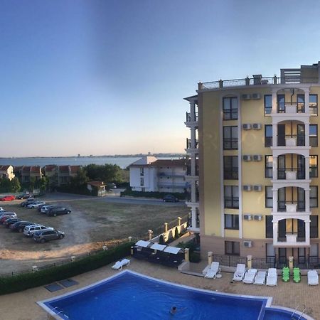Sea Shore Apartment Sveti Vlas Exterior photo