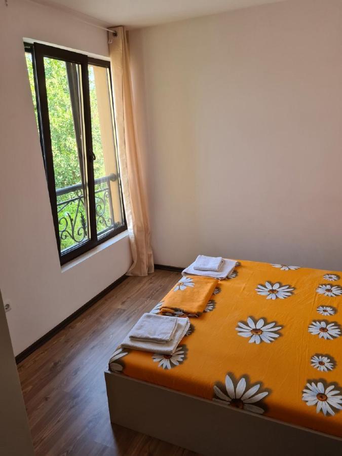 Sea Shore Apartment Sveti Vlas Exterior photo