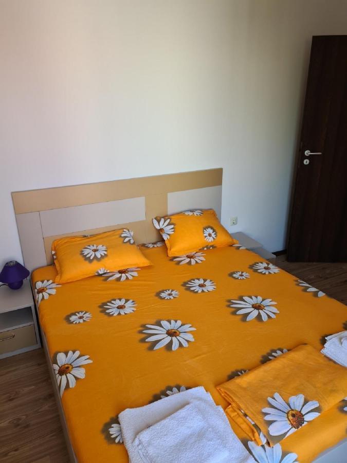 Sea Shore Apartment Sveti Vlas Exterior photo