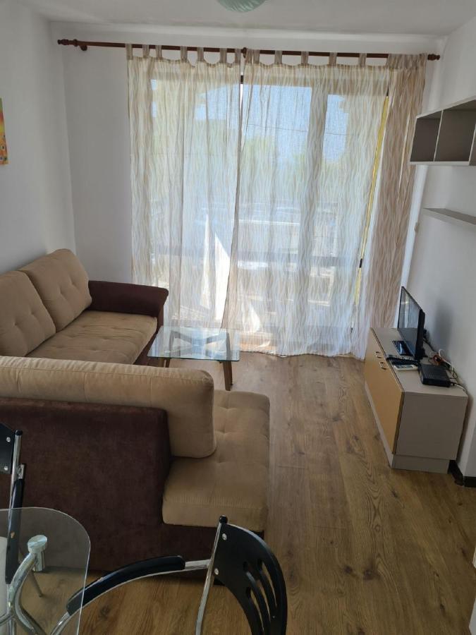 Sea Shore Apartment Sveti Vlas Exterior photo