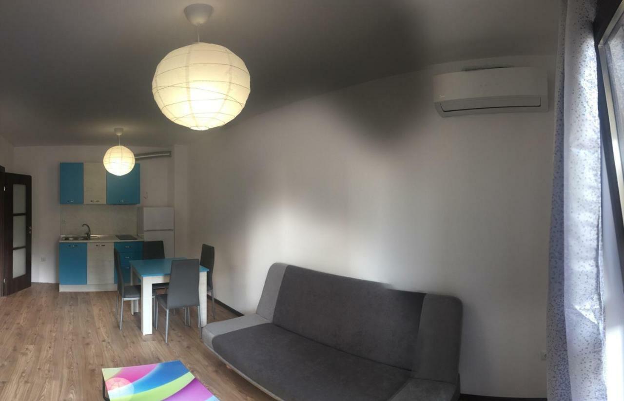 Sea Shore Apartment Sveti Vlas Exterior photo