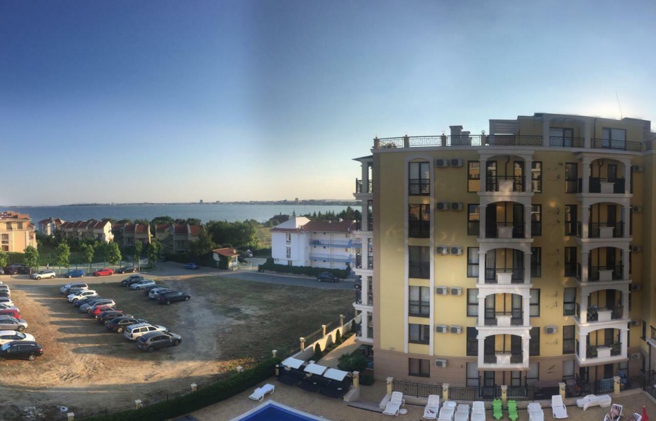 Sea Shore Apartment Sveti Vlas Exterior photo