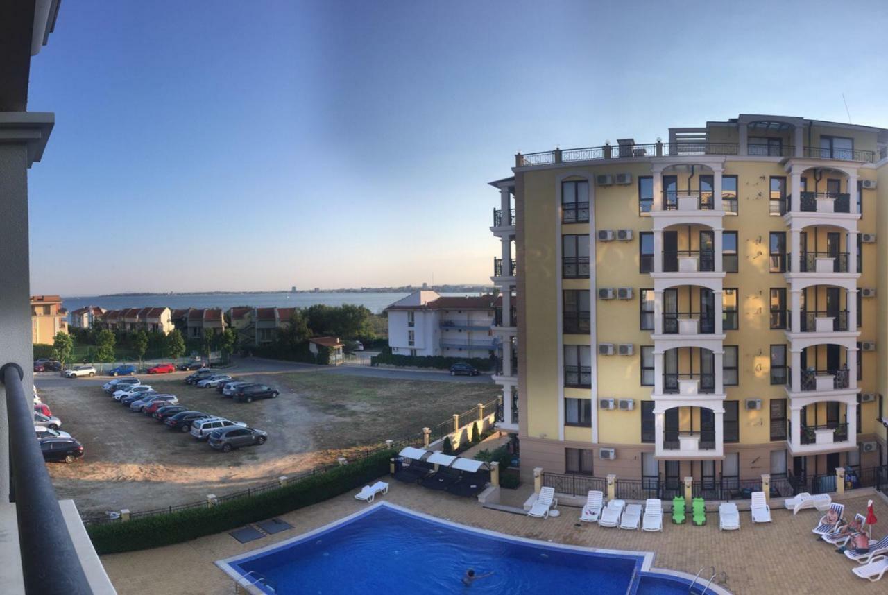 Sea Shore Apartment Sveti Vlas Exterior photo