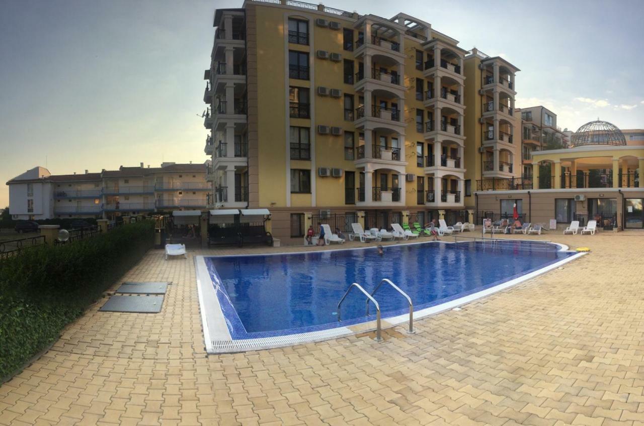Sea Shore Apartment Sveti Vlas Exterior photo