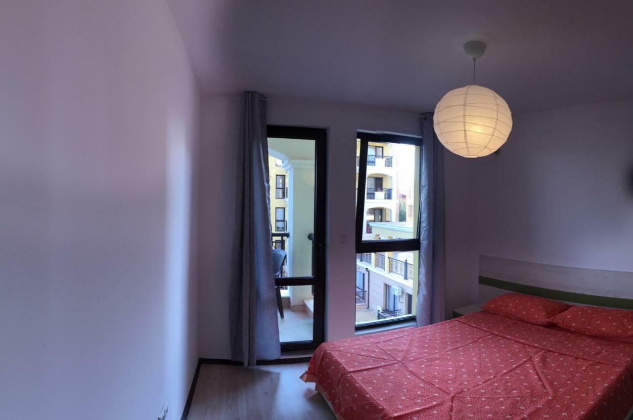 Sea Shore Apartment Sveti Vlas Exterior photo